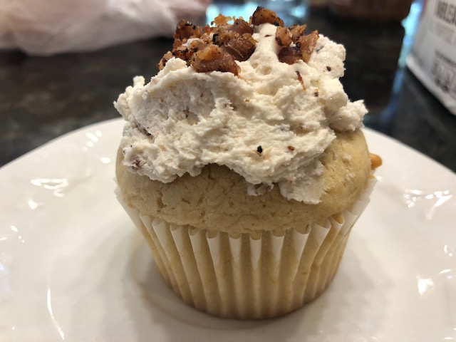 maple cupcake with bacon frosting 8